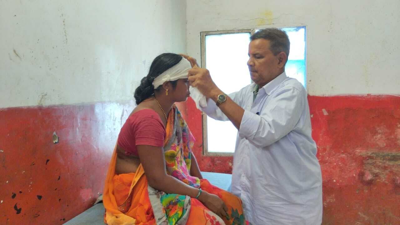 ऑटो चालक ने महिला को पीटकर किया जख्मी