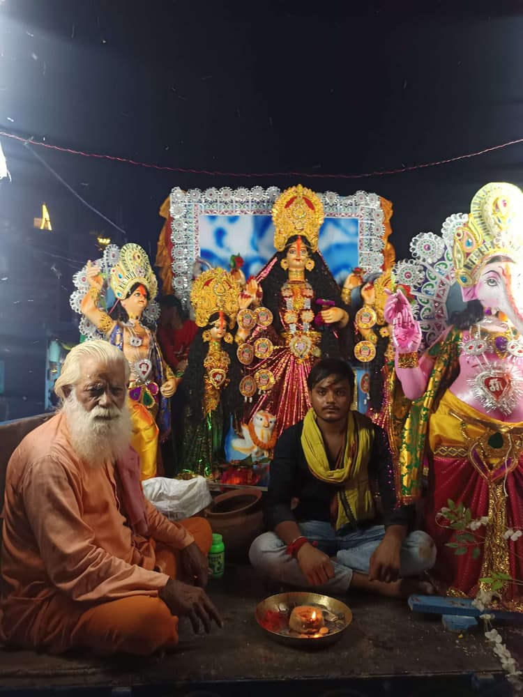 भक्तिभाव से हुआ मां लक्ष्मी की प्रतिमा का विसर्जन