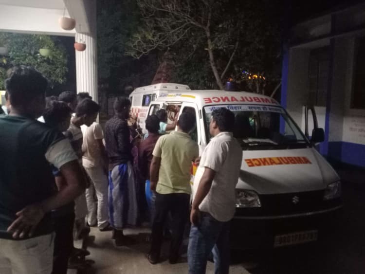 दो ऑटो की आमने-सामने की टक्कर में बच्चा सहित तीन घायल