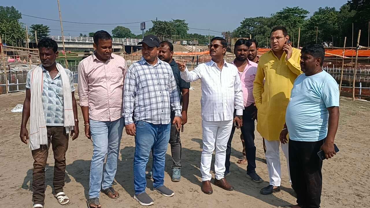 नप अध्यक्ष ने छठ घाटों पर चल रही तैयारी का लिया जायजा, दिये आवश्यक निर्देश