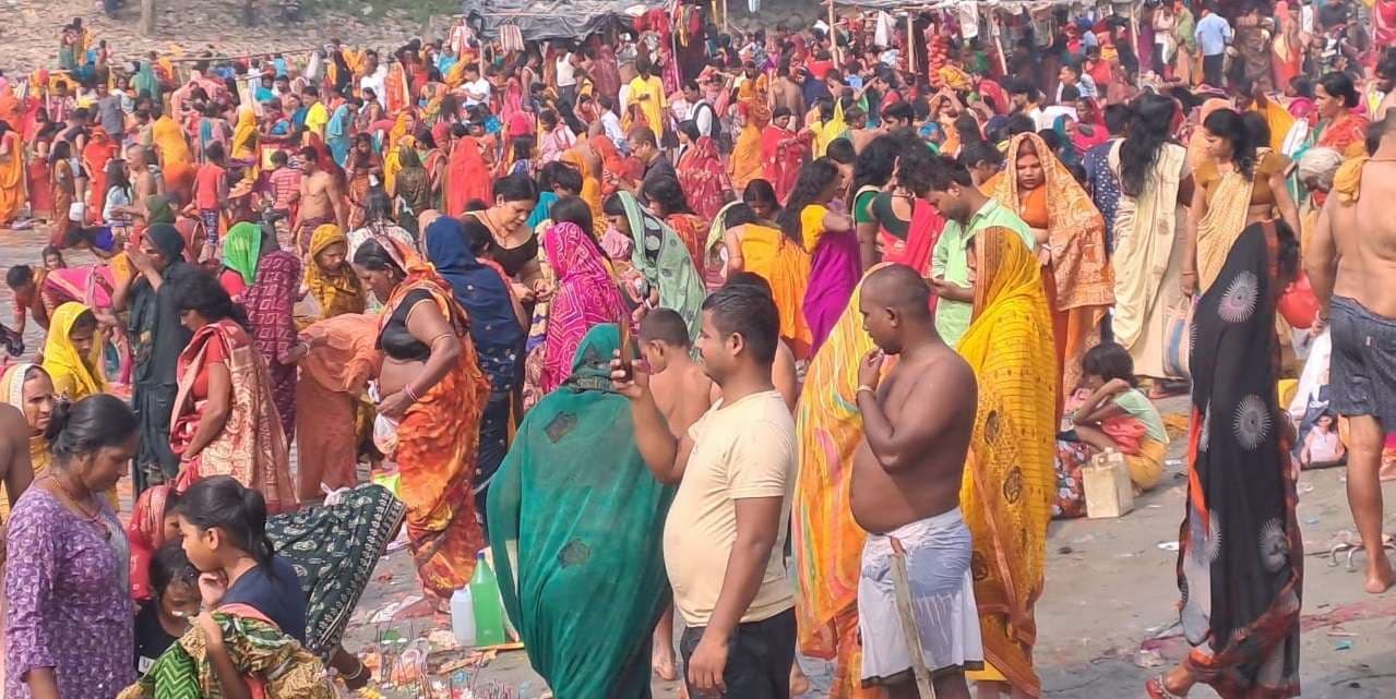 संशोधित:  महापर्व को ले गंगा में हजारों श्रद्धालुओं ने लगायी डुबकी