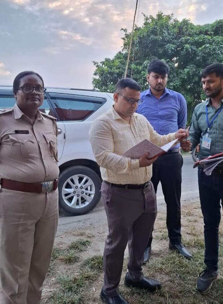 चुनाव प्रेक्षक ने खजूरी चेक पोस्ट का किया निरीक्षण