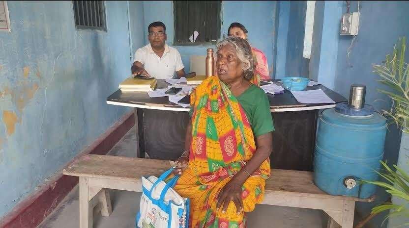 वृद्ध महिला ने सीएसपी संचालक पर लगाया तीन हजार रुपये गबन करने का आरोप, थाने में शिकायत