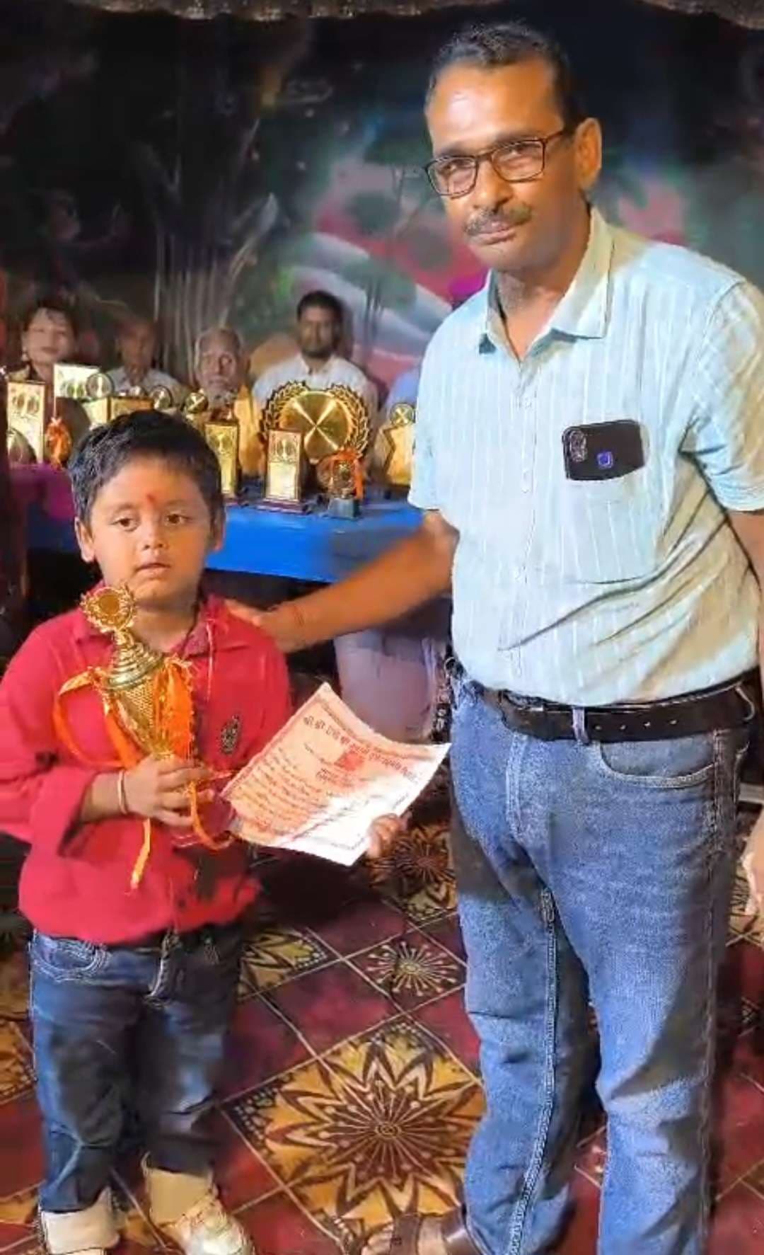 Madhubani News : काली पूजा में तीन वर्षीय श्रेयस ने दी शानदार देव स्तुति, हुआ पुरस्कृत