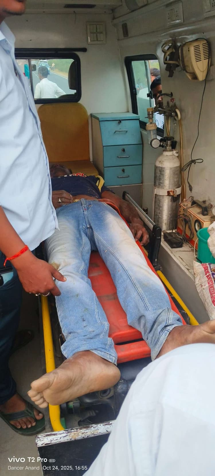 Giridih News :बाइक सवार युवक गिरकर घायल