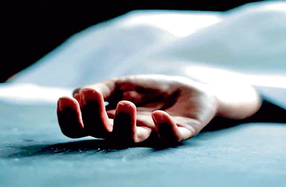 फैक्टरी के शौचालय से मिला कर्मचारी का रक्तरंजित शव