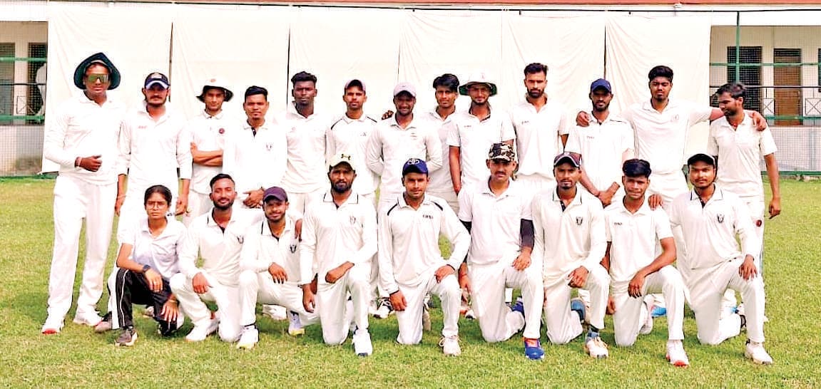 Chaibasa News : गोप व सिंह क्लब ने लक्ष्मण गिलुआ क्रिकेट क्लब को हराया