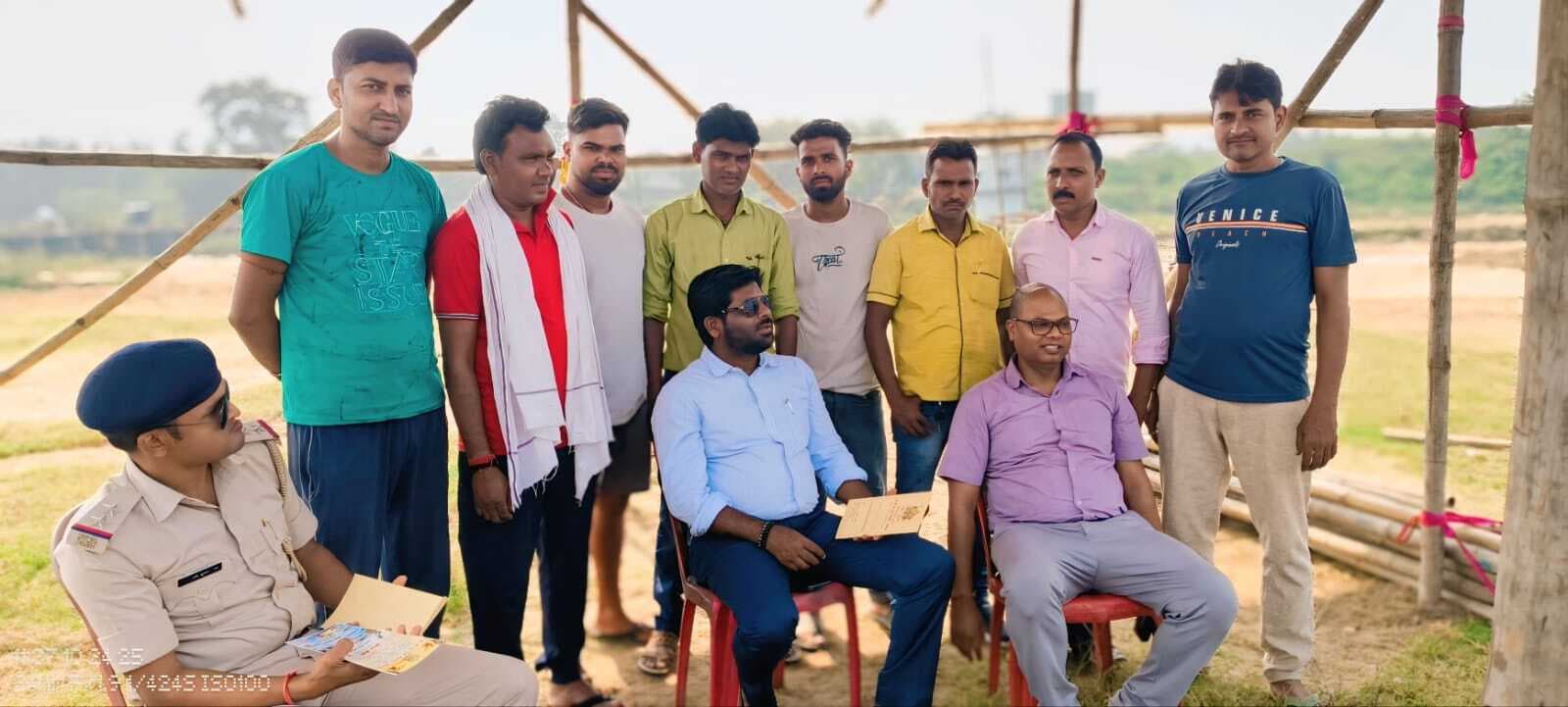 Bokaro News : सब्जी विक्रेताओं ने व्रतियों के बीच बांटे कद्दू