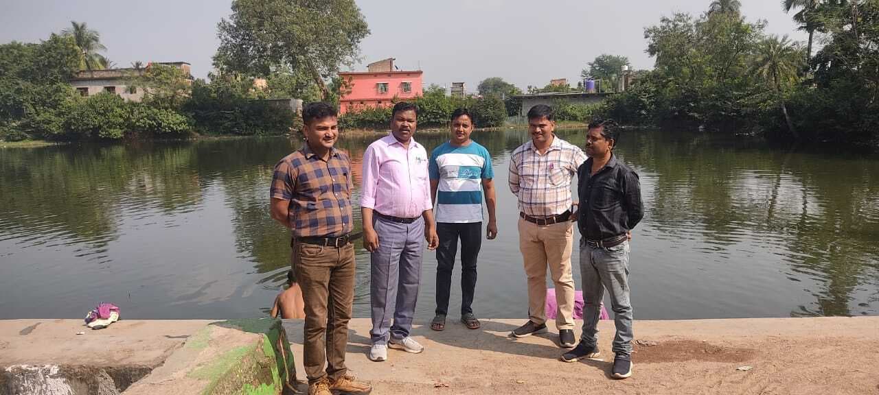 बीडीओ ने छठ घाटों की सफाई का लिया जायजा