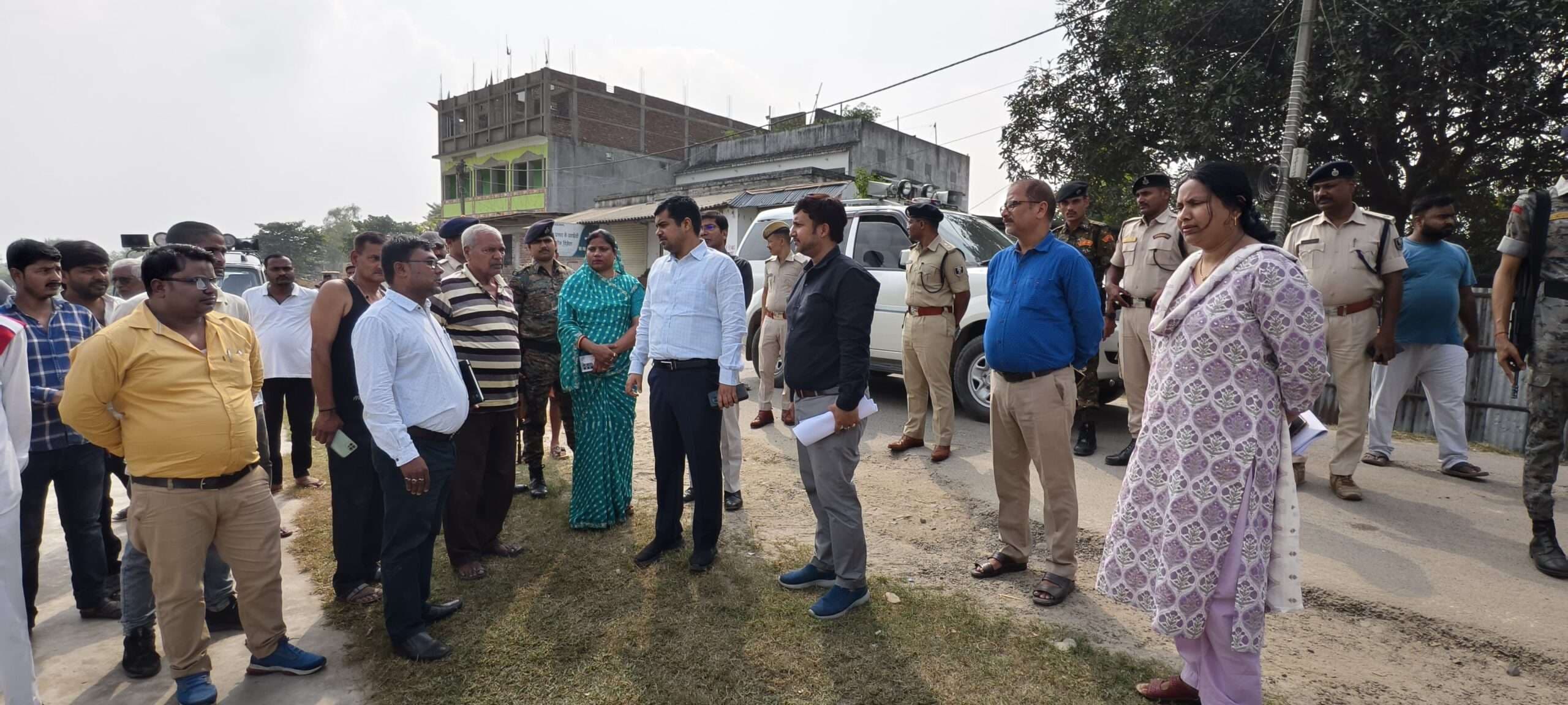 छठ घाट पर श्रद्धालुओं को नहीं हो परेशानी: डीएम