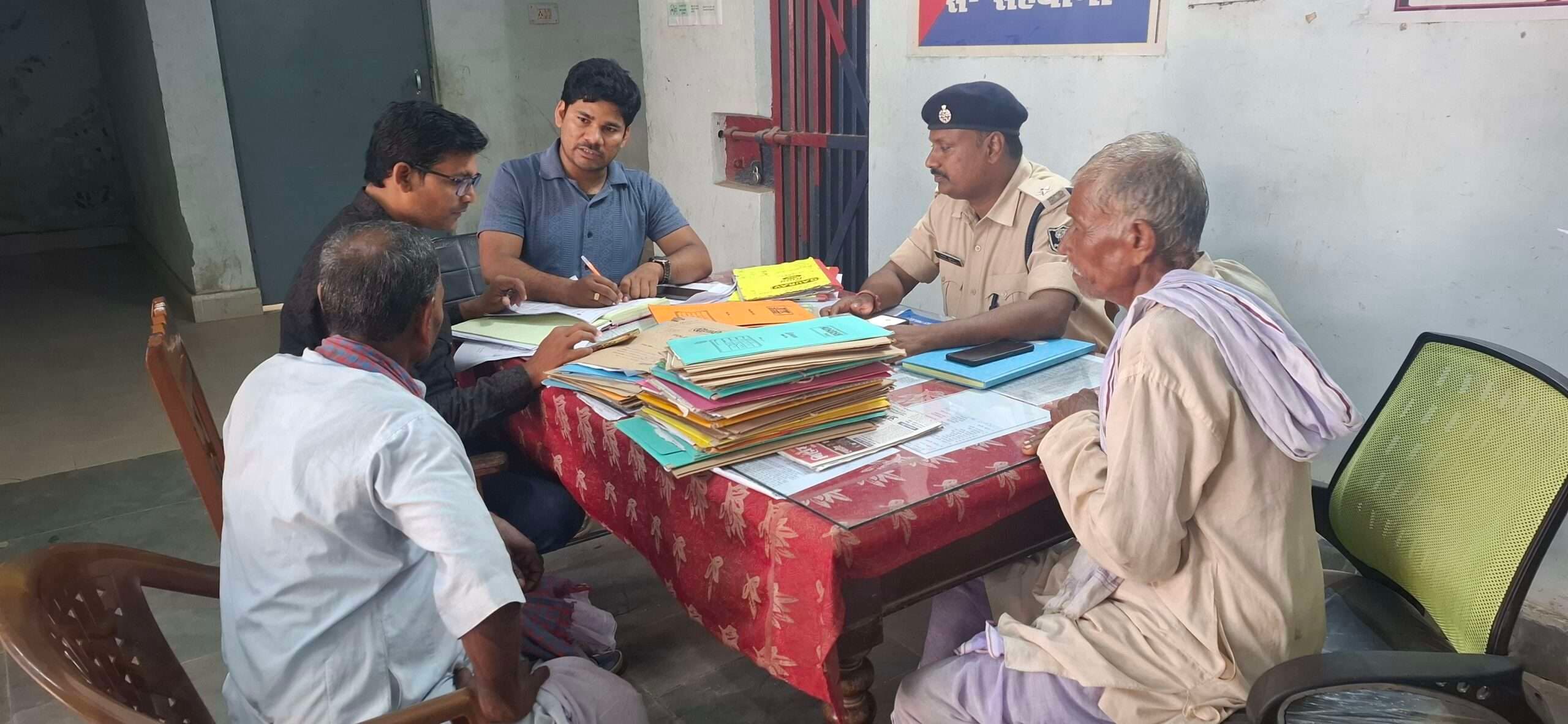 जनता दरबार में दो मामलों का हुआ निष्पादन