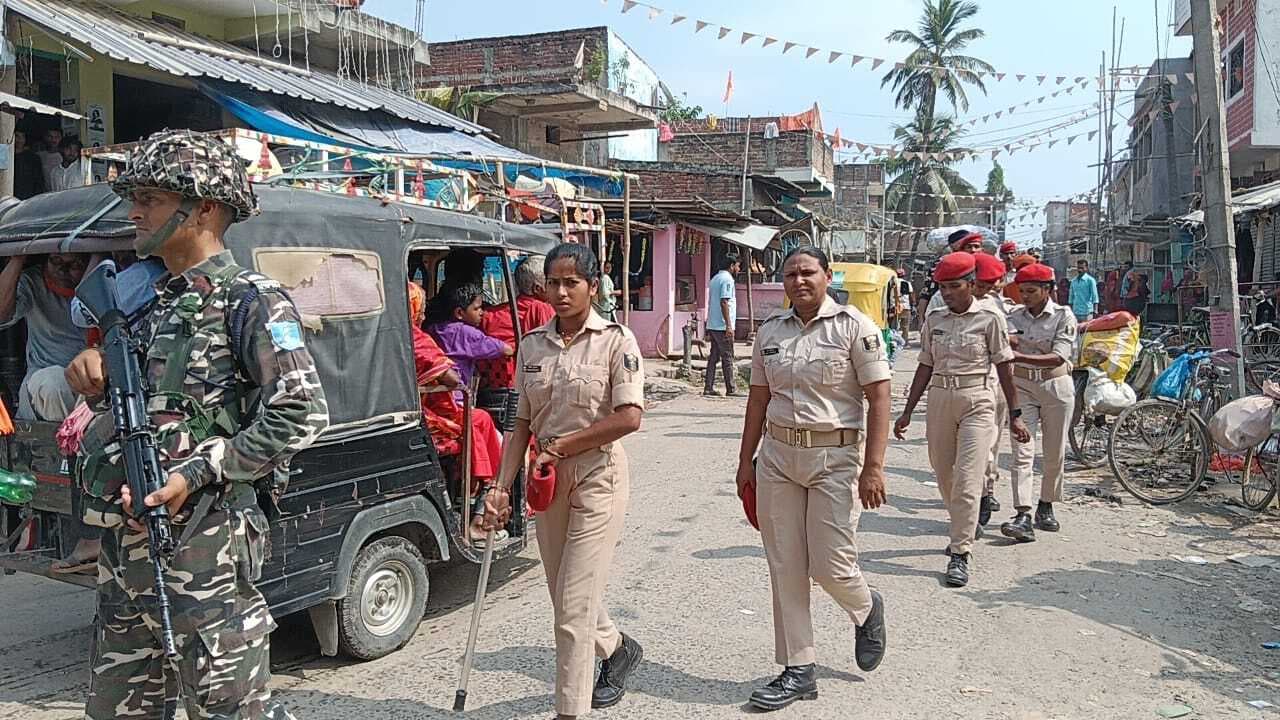 कुनौली में किया गया फ्लैग मार्च