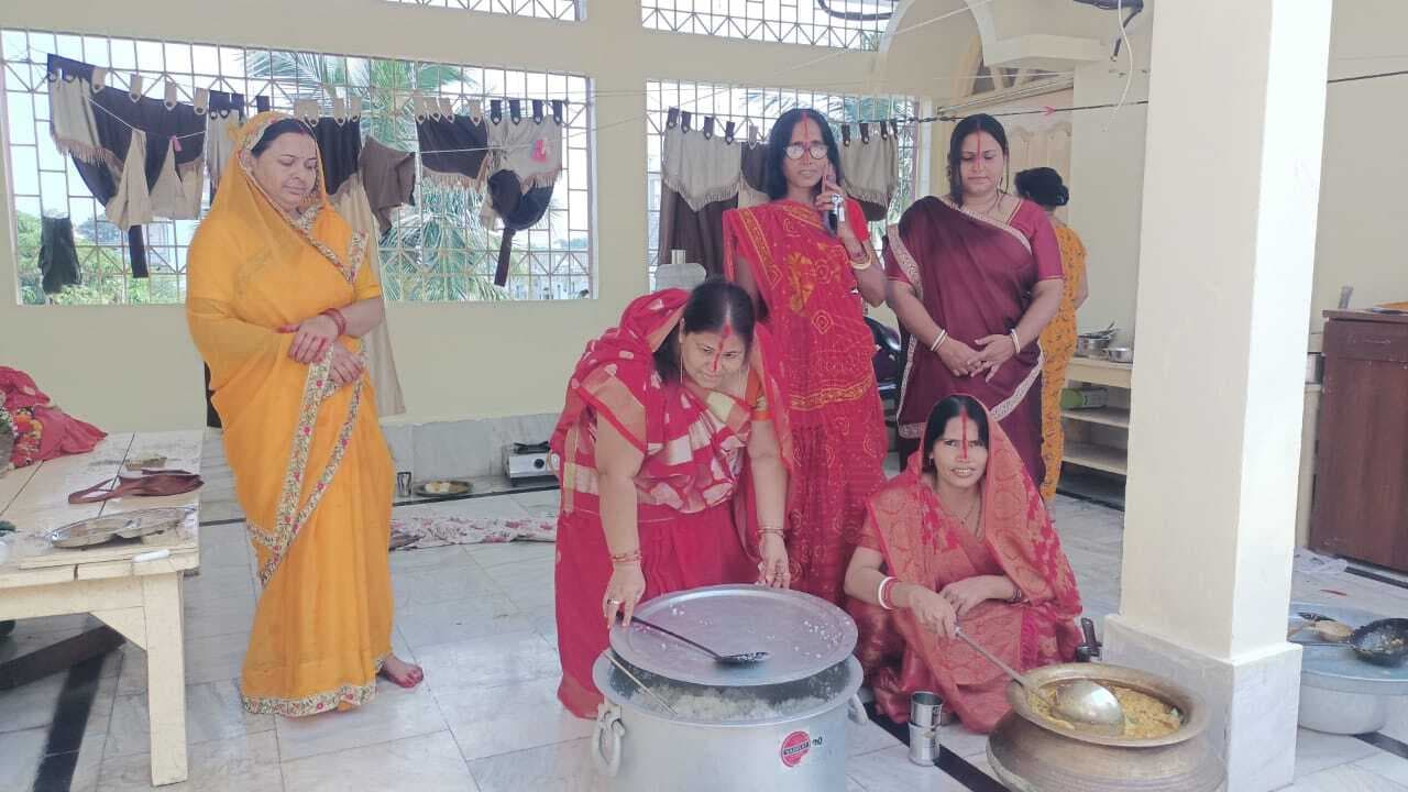 नहाय-खाय के साथ छठ पर्व शुरू, खरना आज