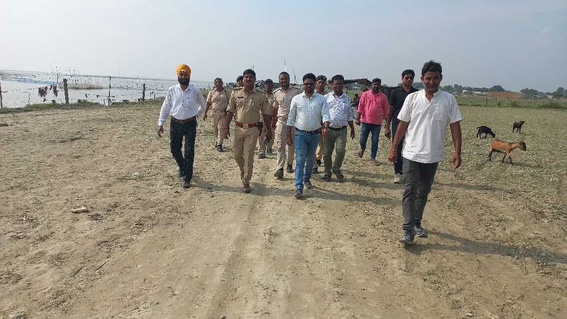 छठ पूजा को लेकर प्रशासन ने काढागोला गंगा घाट व बैसाखाघाट का किया निरीक्षण