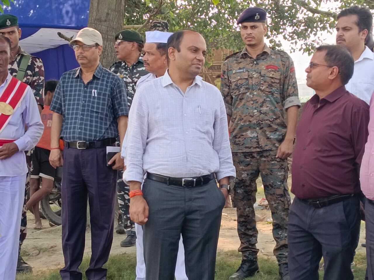 Samastipur News:जिलाधिकारी ने किया छठ घाटों का निरीक्षण, लापरवाही बर्दाश्त नहीं