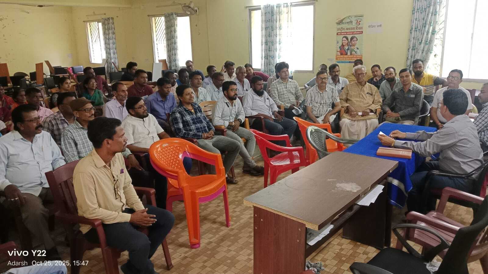 धोती-साड़ी कम वितरण वाले डीलरों को करें शोकॉज : सीओ