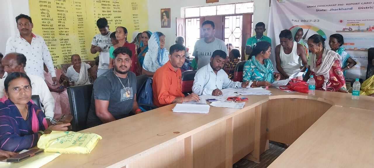 शिविर में वृद्धा पेंशन के लाभुकों का किया गया सत्यापन