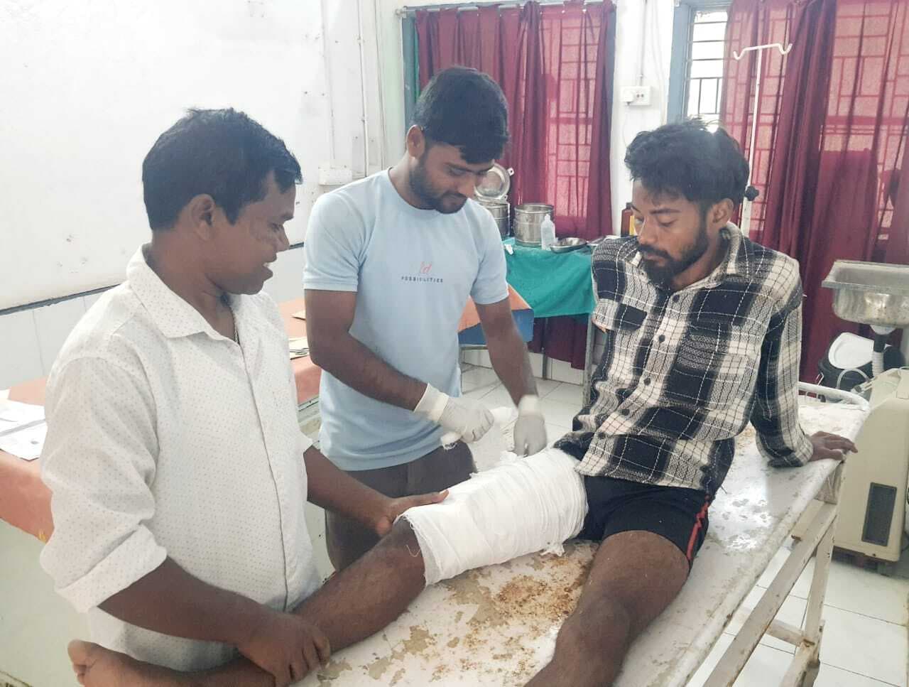 सड़क दुर्घटना में बौंसी निवासी दो युवक घायल, एक रेफर