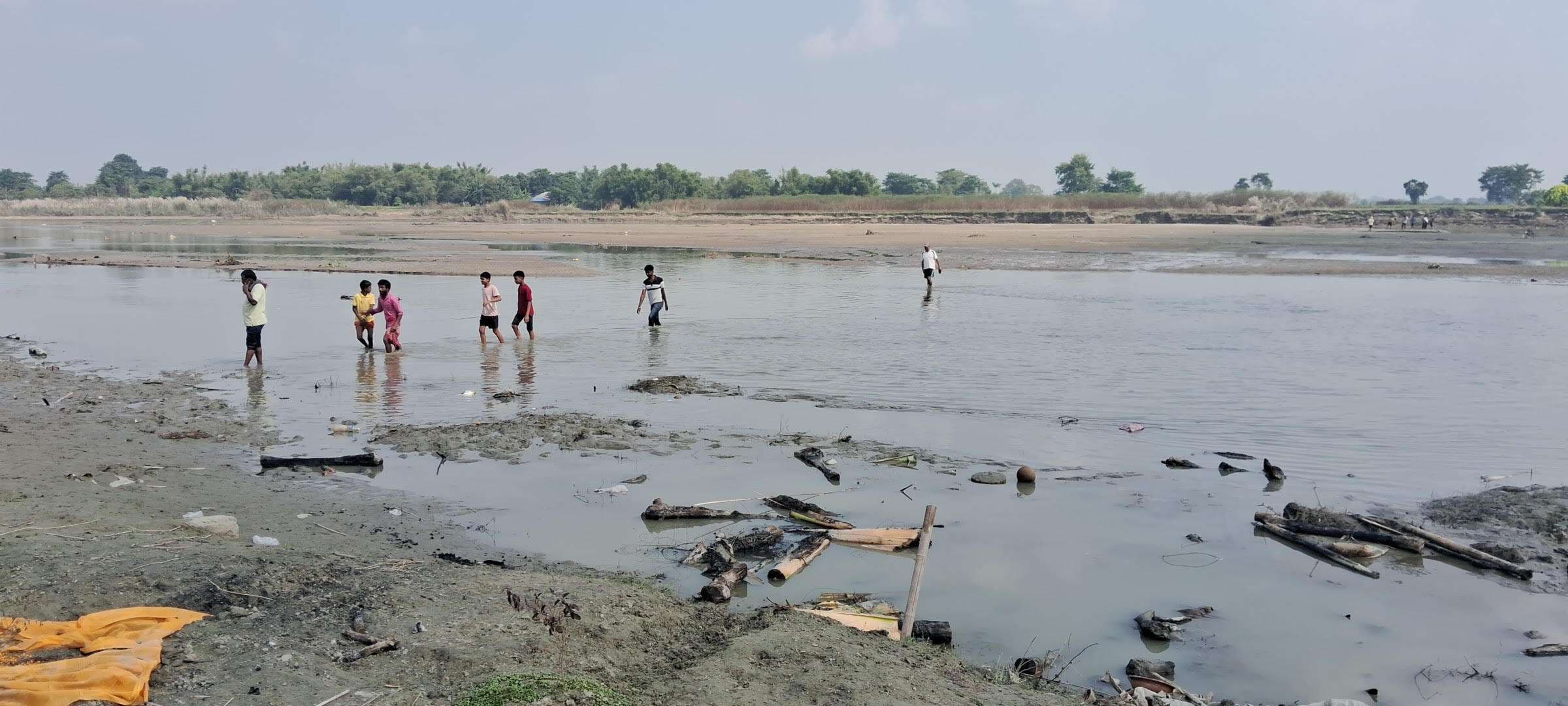 नप की उदासीनता से परमान नदी छठ घाट पर सुविधाओं का अभाव