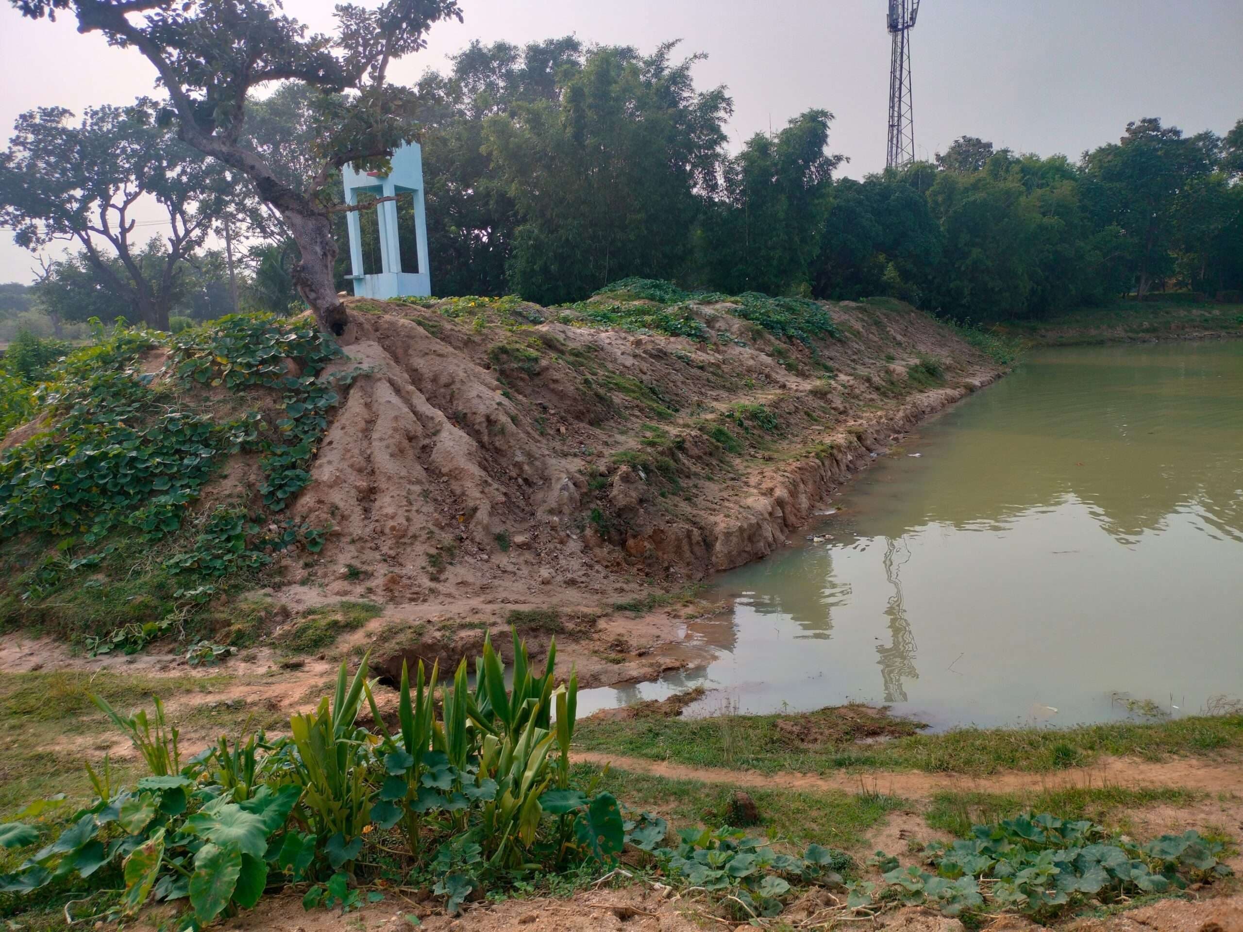 नीलकंठपुर छठ घाट की सफाई अब तक शुरू नहीं