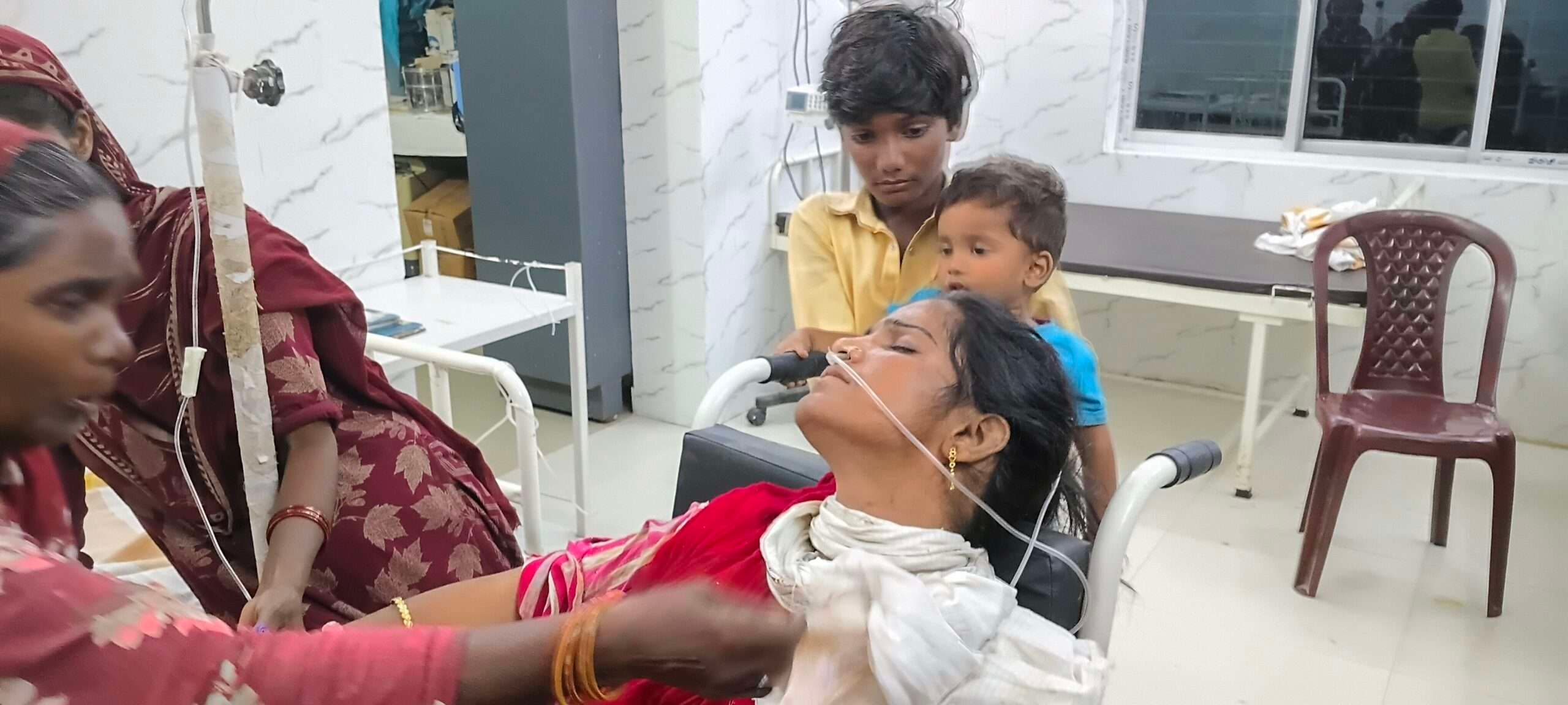 शक ने उजाड़ा वैवाहिक जीवन, पति ने पत्नी को खेत में पीटकर किया अधमरा