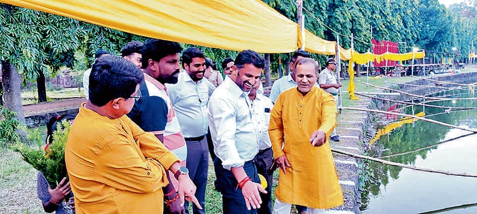 कुमारमंगलम पार्क में पहुंचे डीएम, घाटों का लिया जायजा