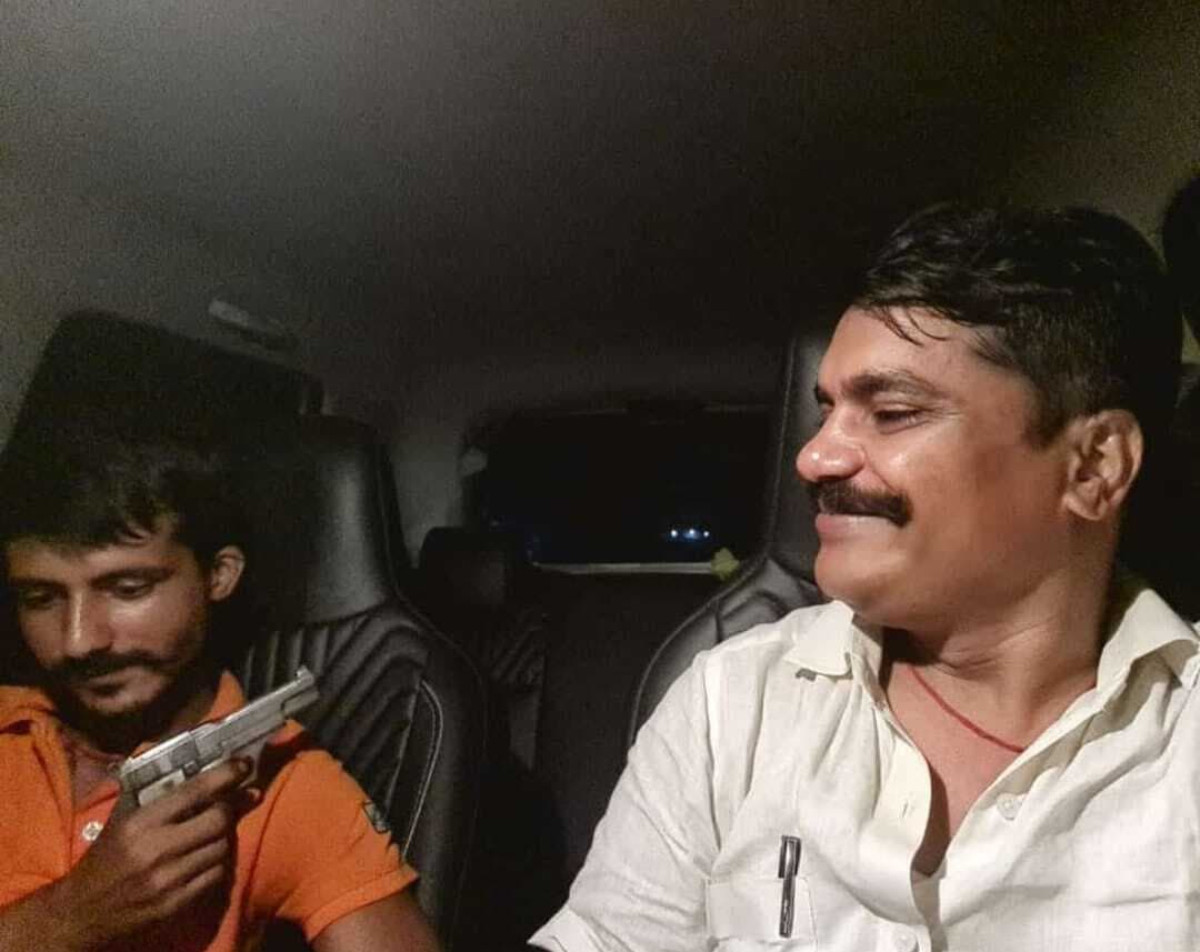 हथियार के साथ युवक का फोटो सोशल मीडिया पर वायरल, प्राथमिकी दर्ज