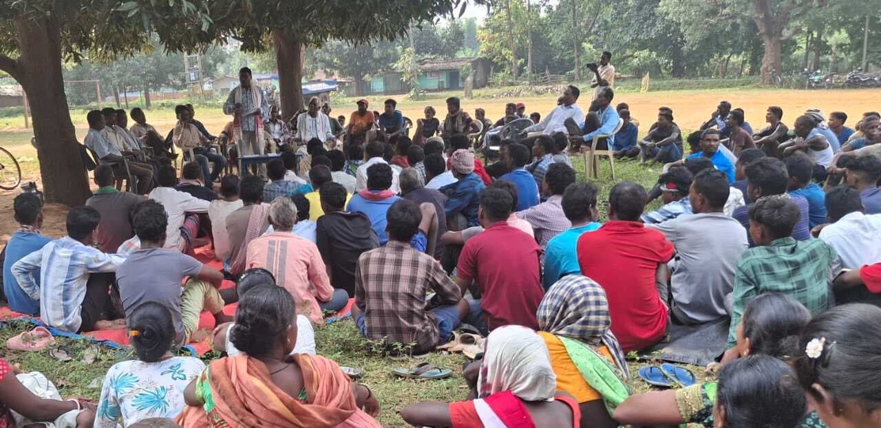 Chaibasa News : 40 वनग्रामों को अभ्यारण्य क्षेत्र से अलग करे सरकार : बारला