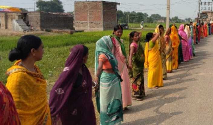 जीविका दीदियों ने मतदाताओं को किया जागरूक