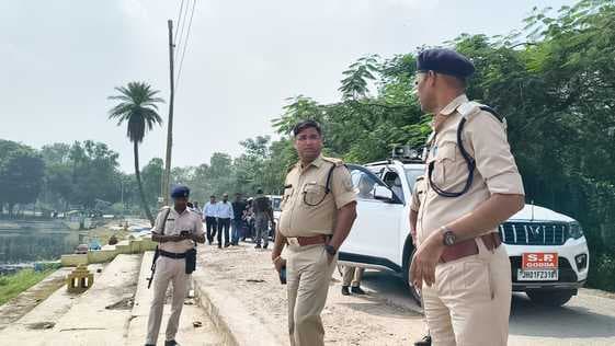 छठ महापर्व के मद्देनजर एसपी ने किया घाटों का निरीक्षण