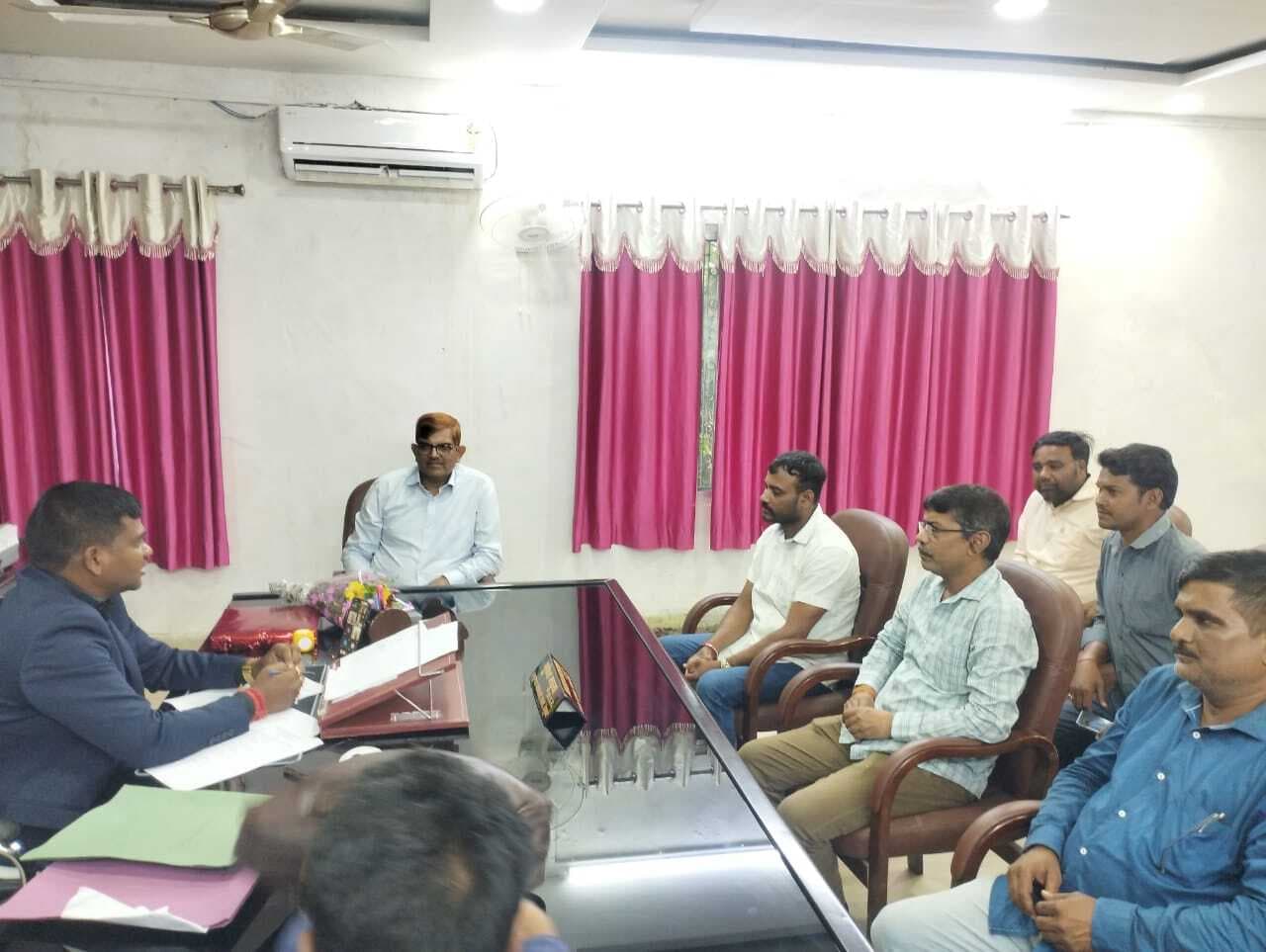 Bokaro News : हाइवा ऑनरों के साथ वार्ता में नहीं बन सकी सहमति