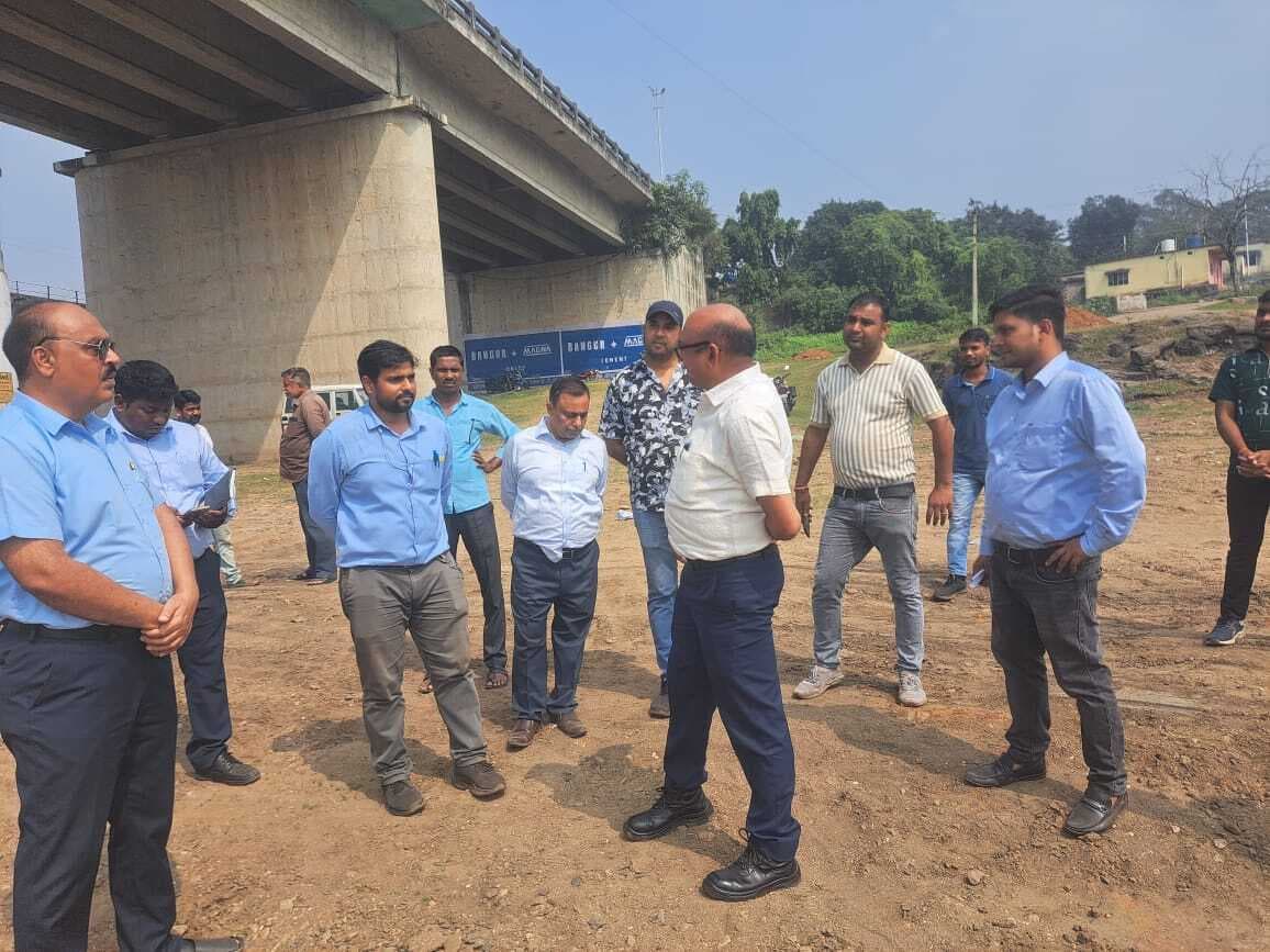 Bokaro News : बीएंडके जीएम ने किया छठ घाटों का निरीक्षण