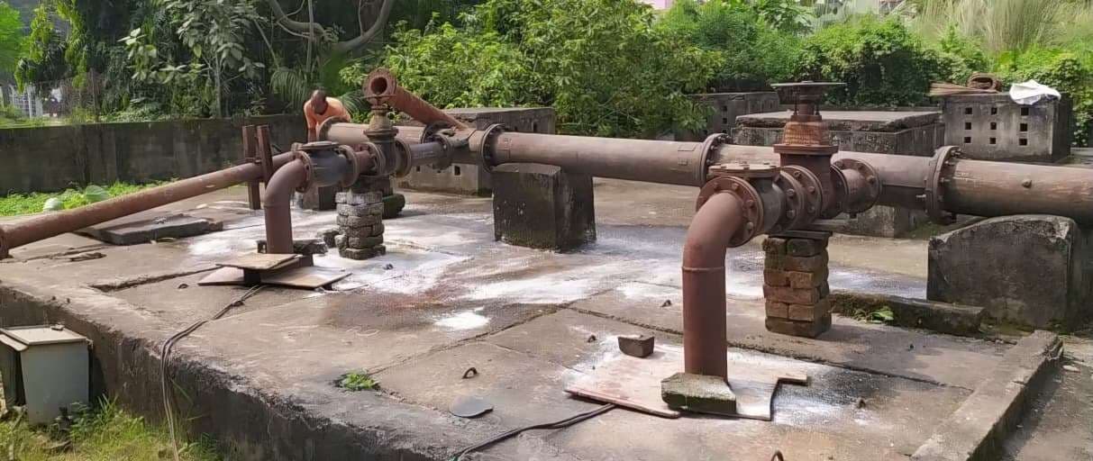 Jamshedpur News : वर्षों से टूटे पानी टंकी के ढक्कन को उपायुक्त ने कराया दुरुस्त