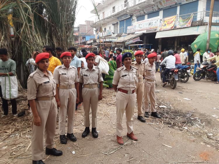 अर्घ देते समय घाट पर तैनात रहेगी महिला-पुरुष बटालियन