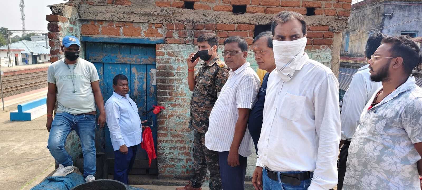 करमाटांड़ प्रतिबंधित मांस मिलने पर बवाल, सीओ ने सील किया होटल