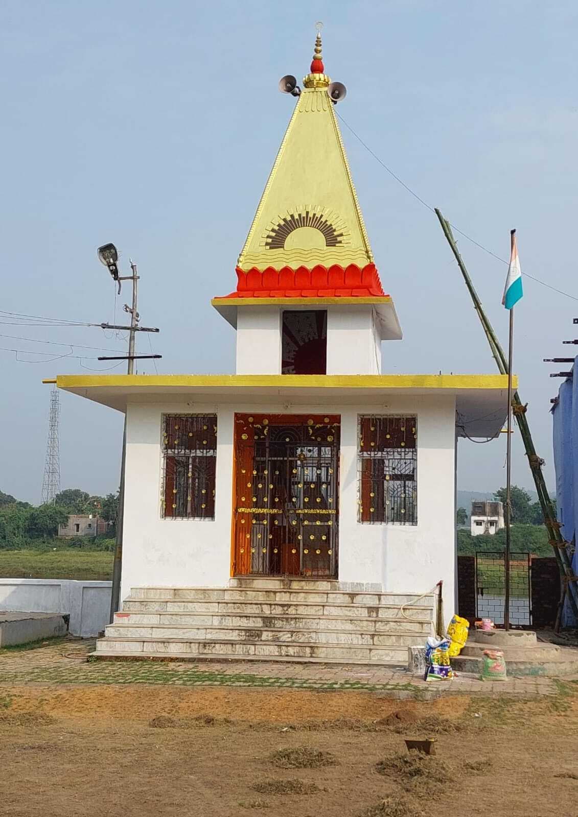 चूरी सूर्य मंदिर सज कर तैयार, आज दोपहर होगी पूजा की शुरुआत