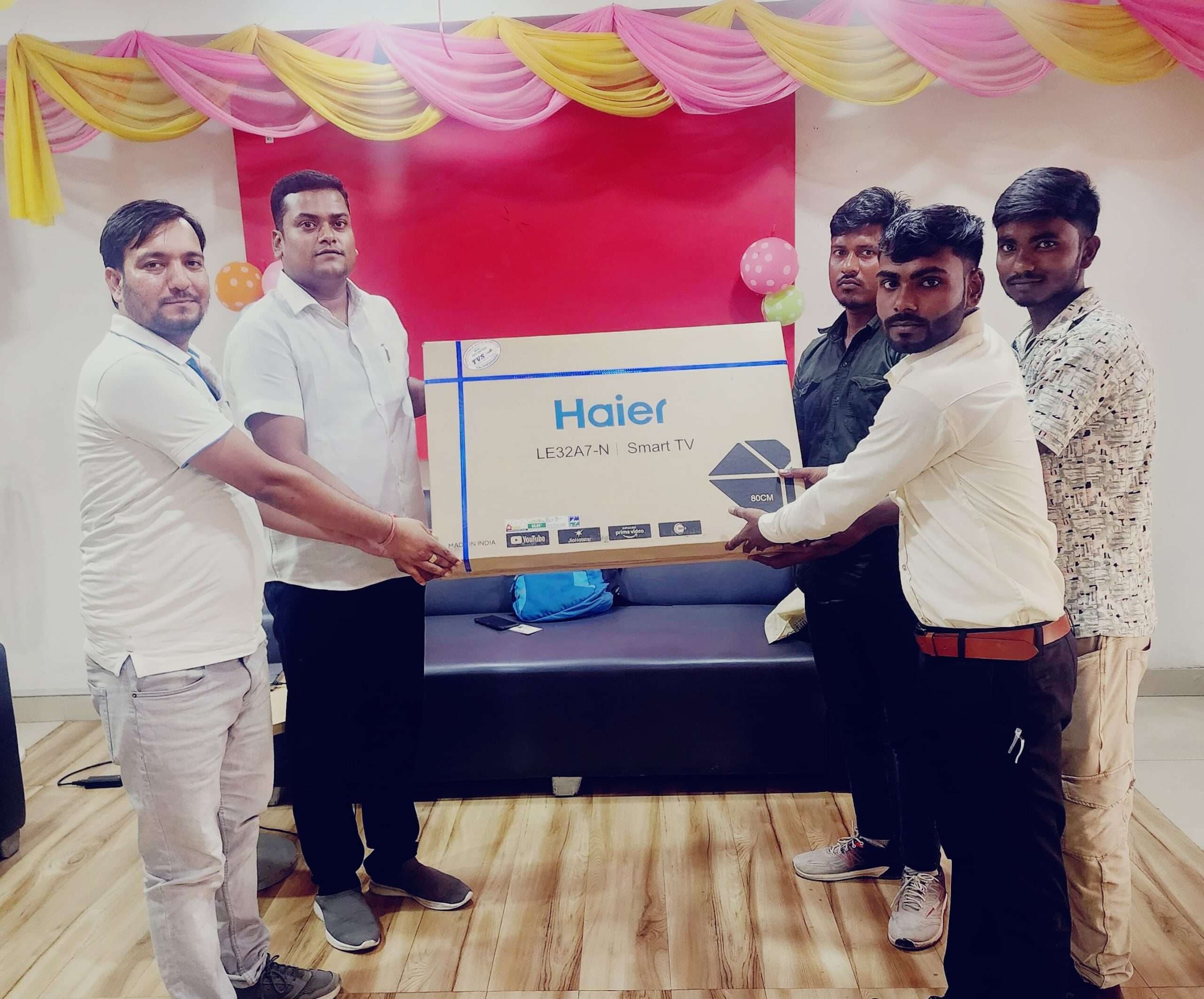 Samastipur News:टीवीएस वीकली मेगा ड्रॉ में शंकर ने जीता एलईडी टीवी