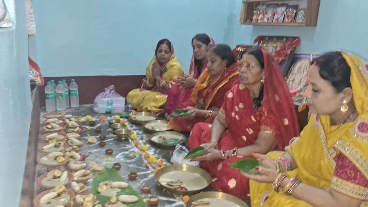 भगवान भास्कर को पहला अर्घ्य आज