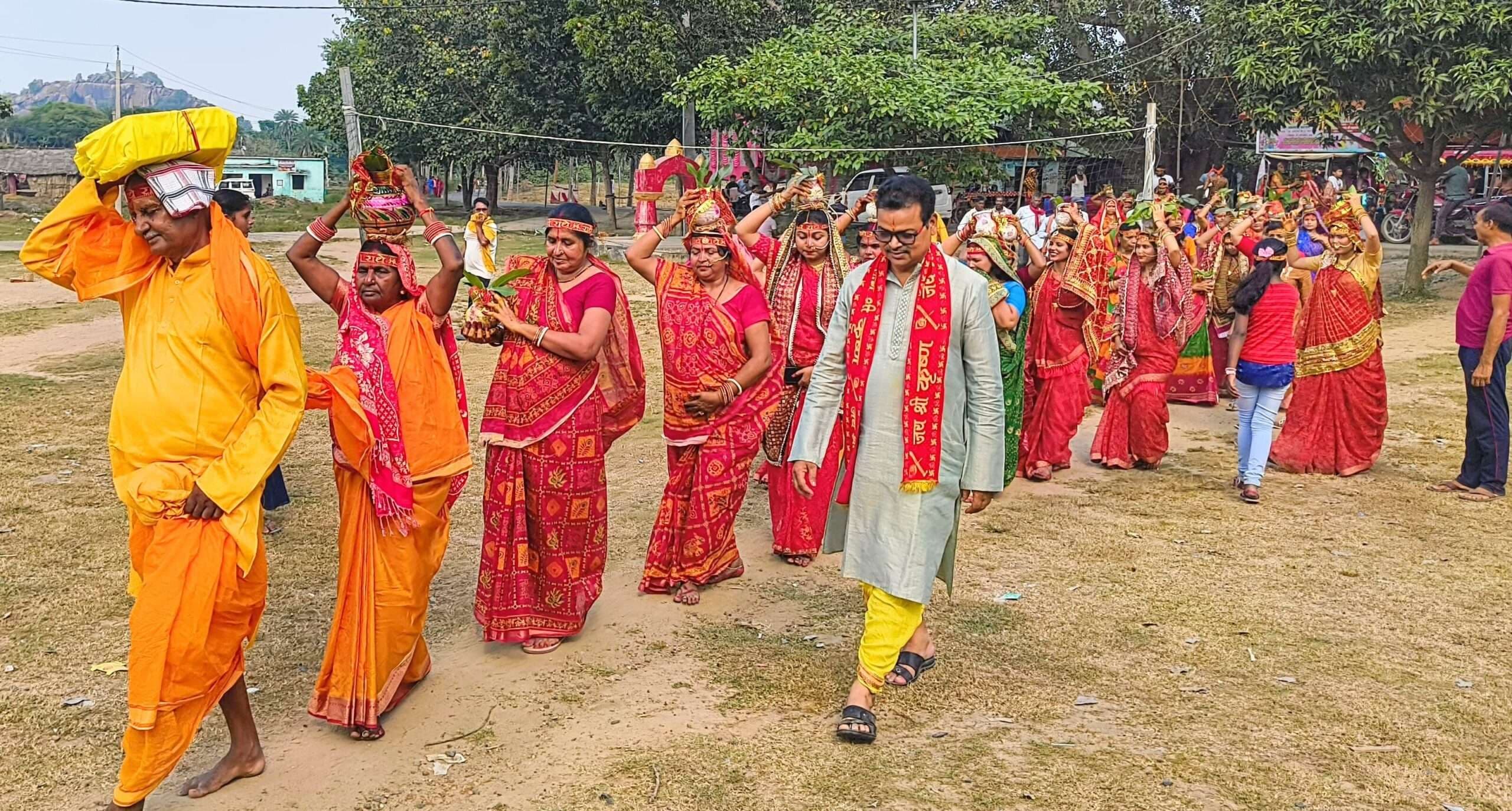 लखनपहाड़ी में निकली कलश शोभा यात्रा, भागवत कथा आज से