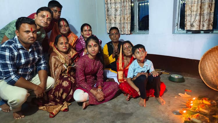 भगवान भास्कर के अर्घ्य के लिए छठ घाट सज-धज कर तैयार