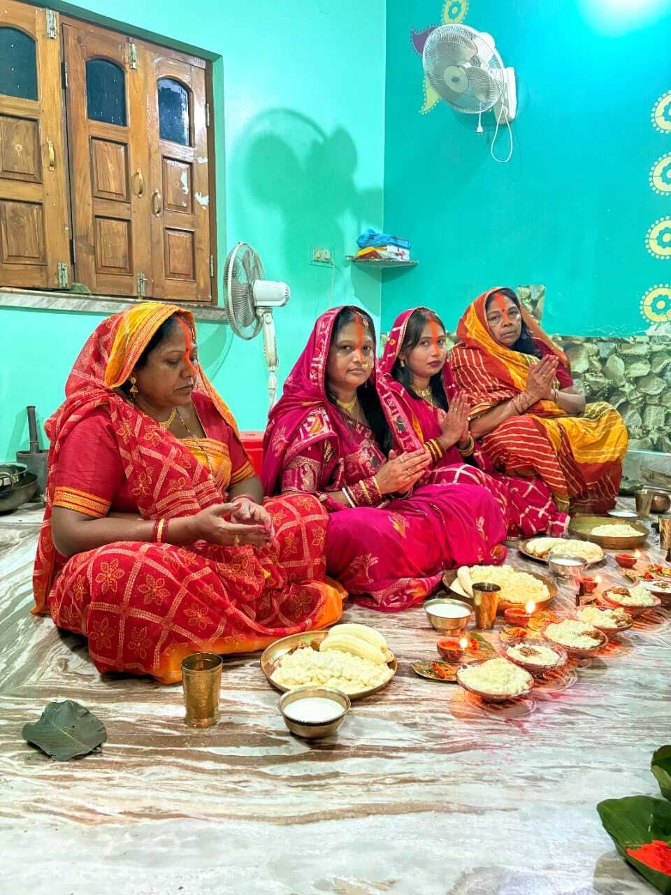 खरना किया संपन्न, आज छाता नदी घाट पर अर्घ देंगे श्रद्धालु