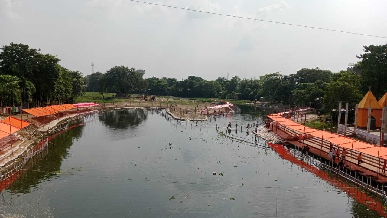 सज धज कर तैयार हो गया छठ घाट, छठ व्रती आज देंगे अर्घ