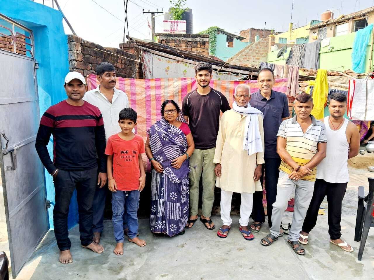 प्रथम प्रयास में ही ऋतिक बना सब इंस्पेक्टर, गांव में जश्न