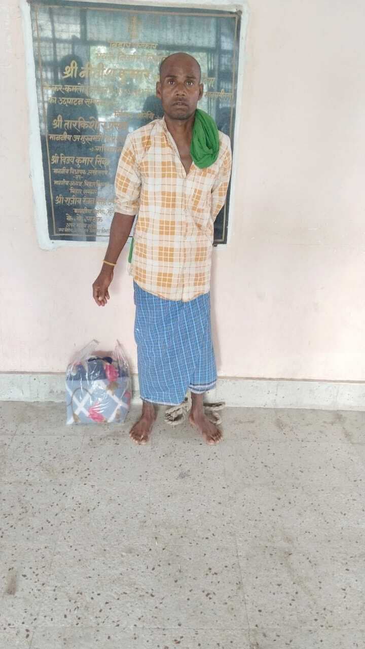 40 लीटर शराब के साथ तस्कर गिरफ्तार