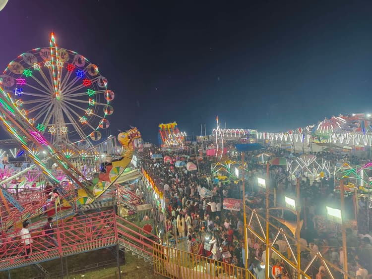 Seraikela Kharsawan News : सात दिनों में 70 हजार से अधिक लोगों ने उठाया मेला का लुत्फ