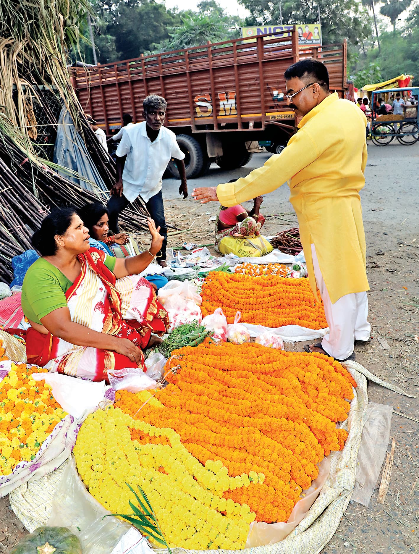 Jamshedpur News : छठ को लेकर बाजार में गेंदा फूल की मांग बढ़ी