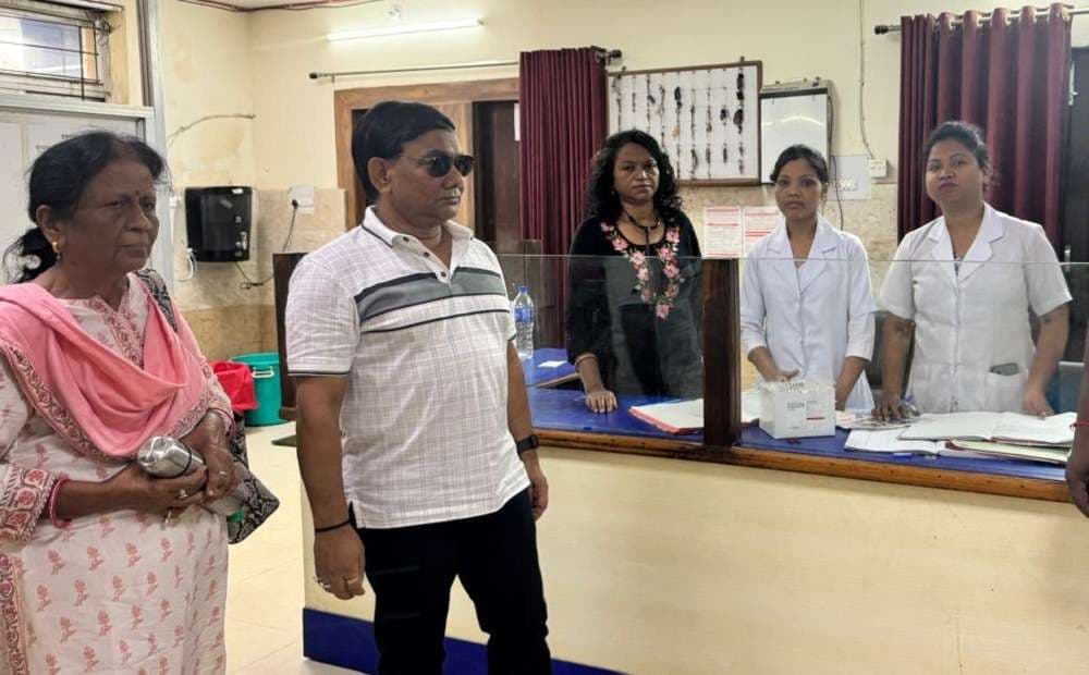 Bokaro News : सदर अस्पताल : इमरजेंसी कक्ष का सीएस ने लिया जायजा