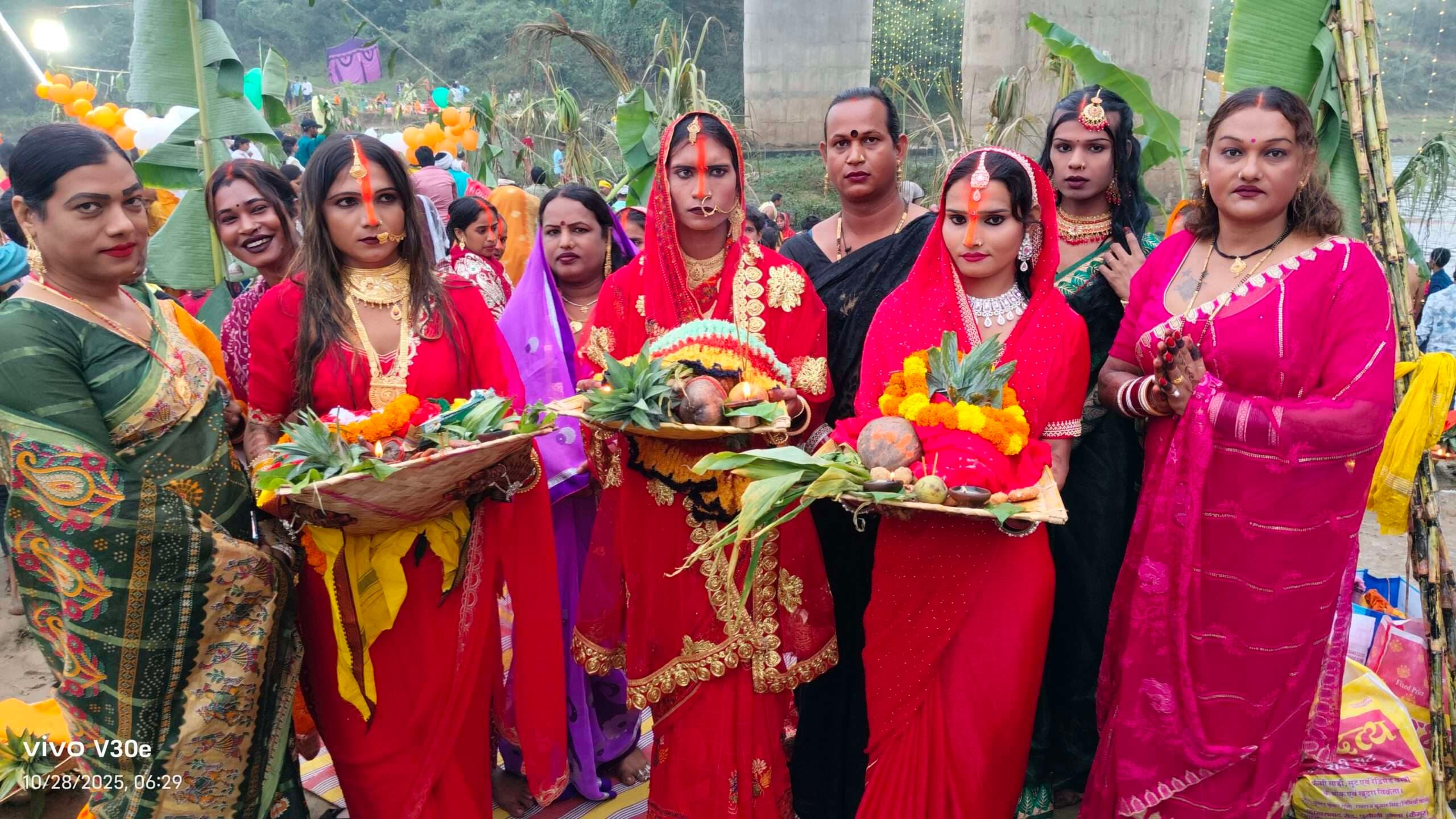 पुसौली में तीन किन्नरों ने की छठ पूजा