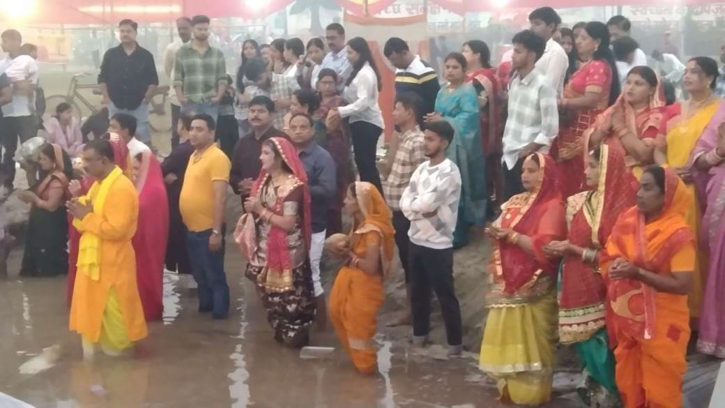 उदीयमान सूर्य को अर्घ के साथ चार दिवसीय महापर्व संपन्न