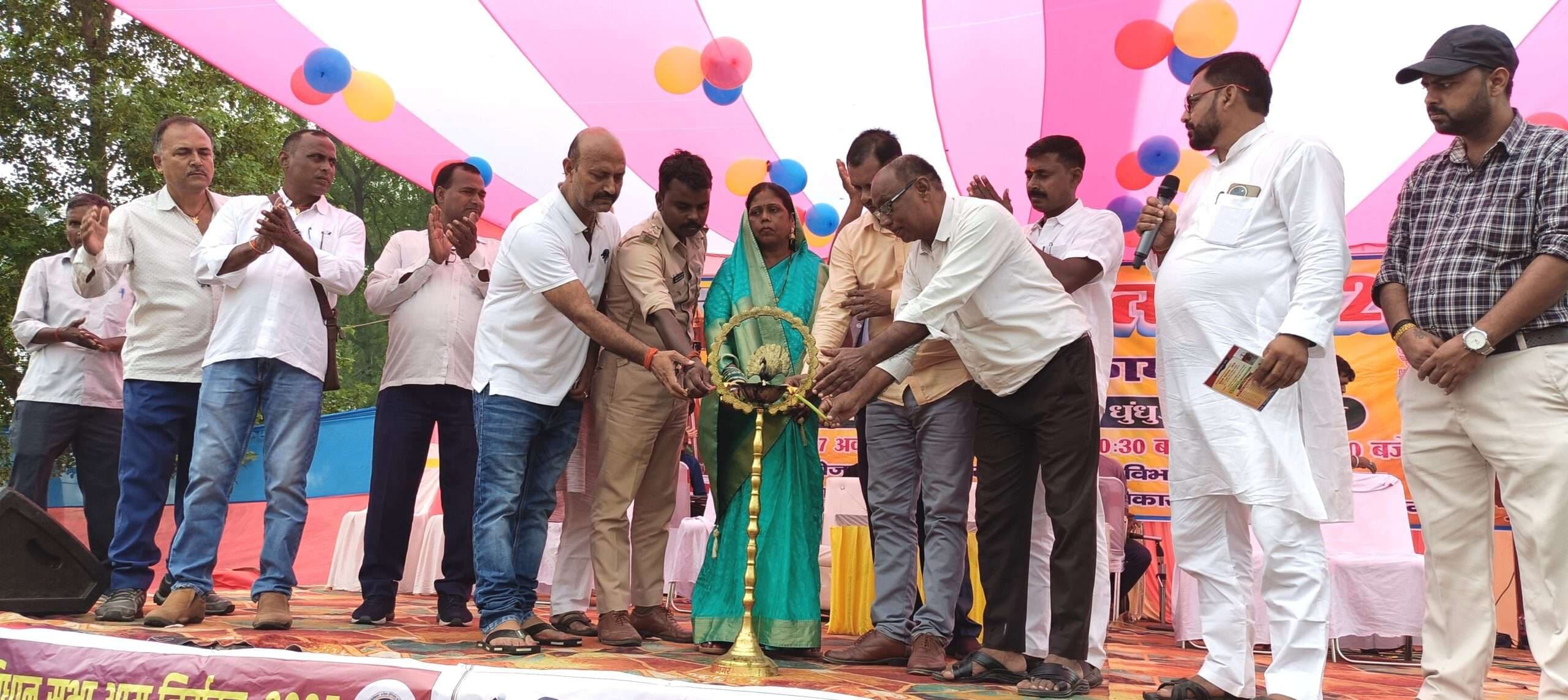 धुंधुआ महोत्सव  में गीत-संगीत का रहा  जलवा